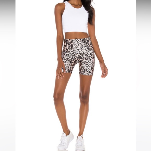 Onzie Leopard Biker Shorts - Picture 5 of 6
